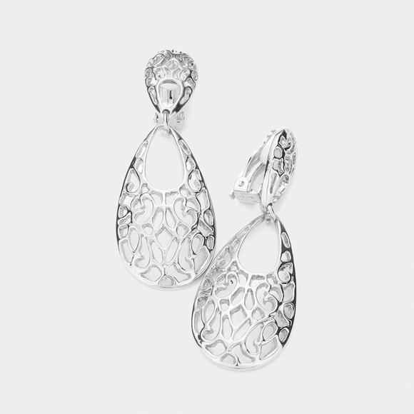 Jewelry - Elegant Silver Drop Earrings (clip on)
(New)